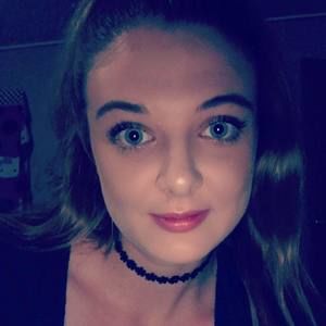 Meet your Posher, Becca